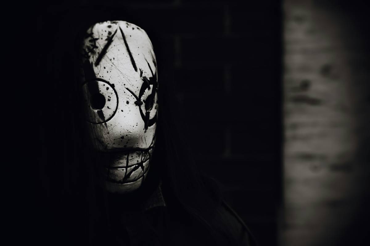 27 Psychological Horror Ideas That Actually Mess With Your Mind (Not Just Jump Scares)