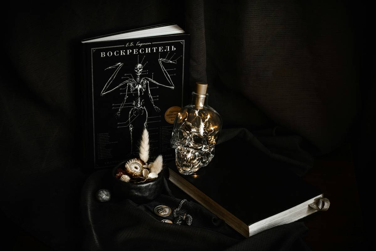 psychological thriller book ideas with twisted narratives and unreliable realities